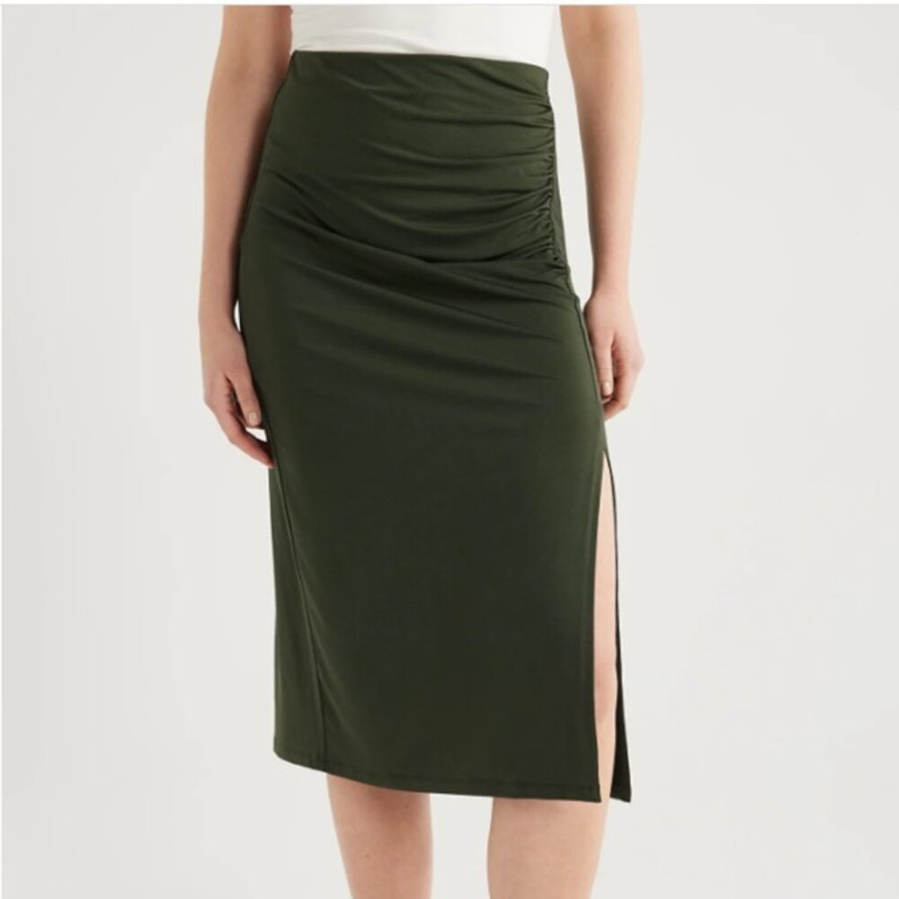 *3/$25* Women's Dark Green Pull On Elastic Waist Skirt - Size Large